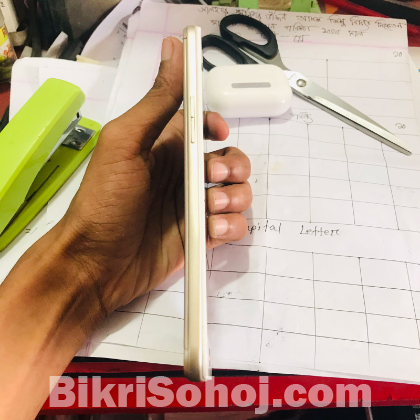 Oppo F1s
